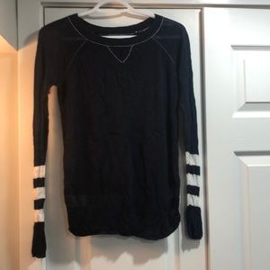 Long sleeve knit